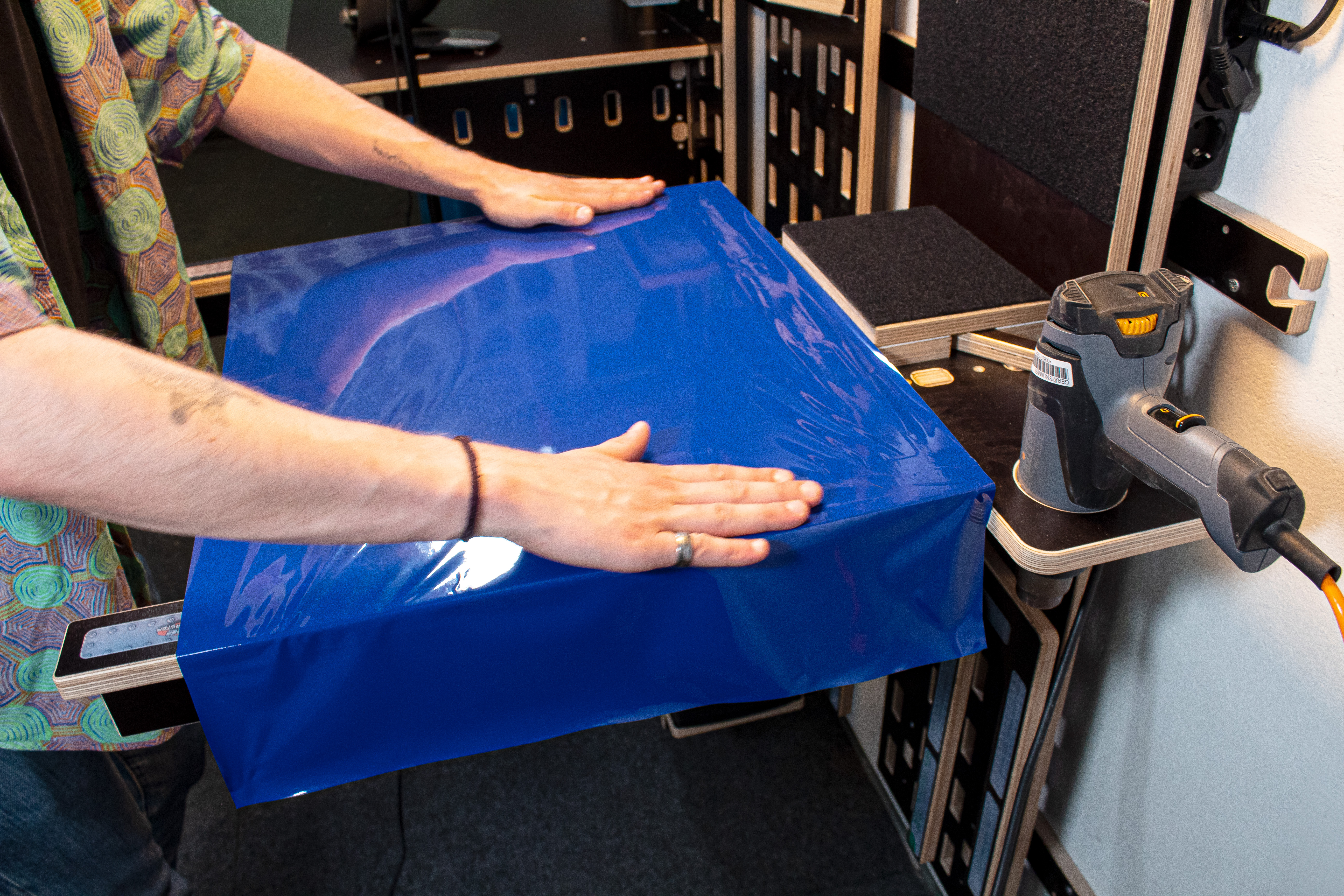 Yellotools Folierhilfe mit Tischhalter | Anwendungsbeispiel 1