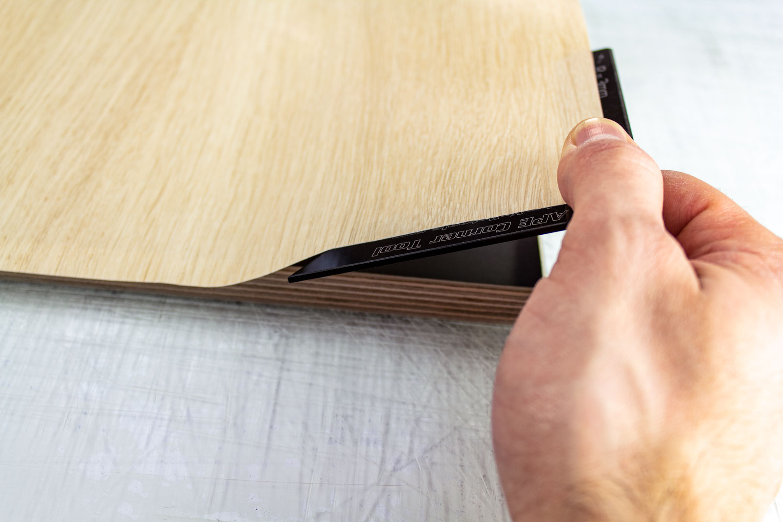 Yellotools APE CornerTool | Winkelschablone | Folierhilfe | Möbel folieren