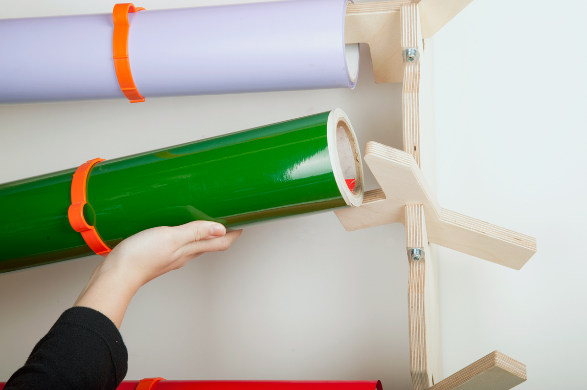 Yellotools CosyRack EasyReach Demonstration der Rollenhalterung