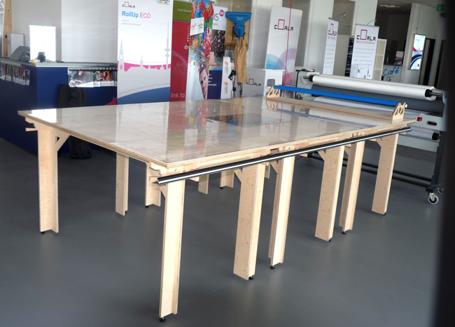 Yellotools YelloBench Basic | Arbeitstisch für Werbetechniker