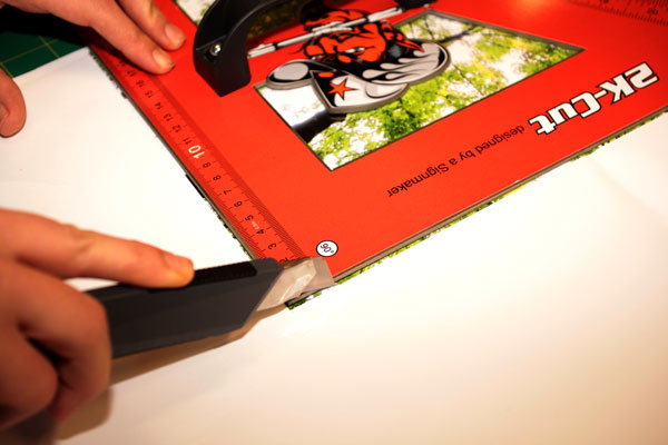 Yellotools 2K-Cut | Stainless Steel Cutting Angle For Signmaker Example