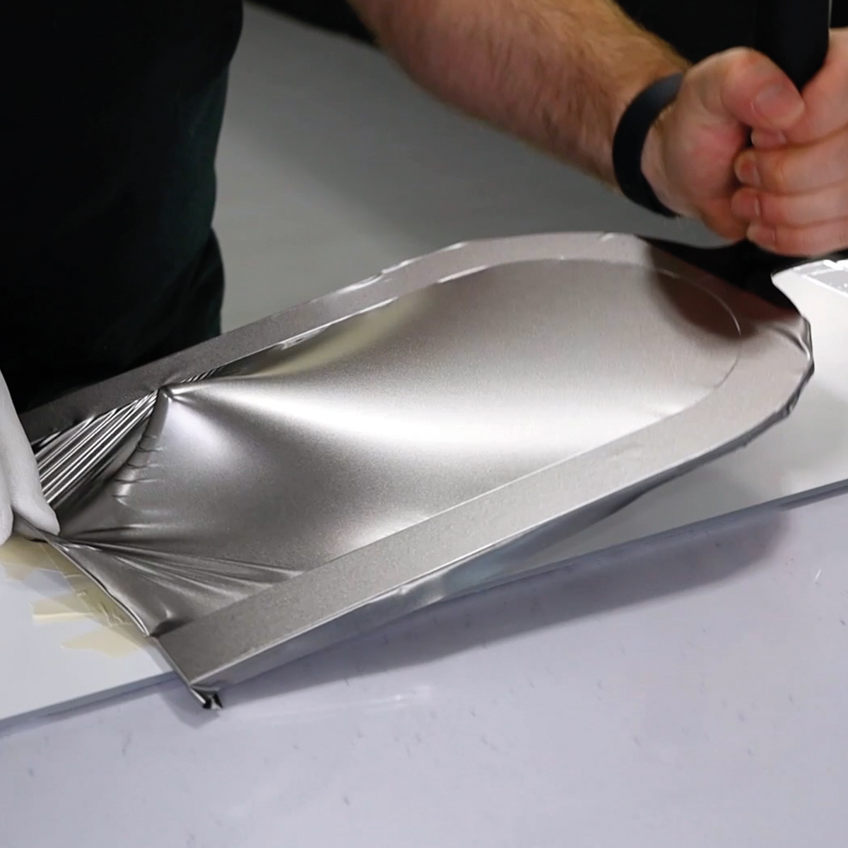 Wrap-U-ezee Flat | Folierhilfe für abstehende Fahrzeugteile