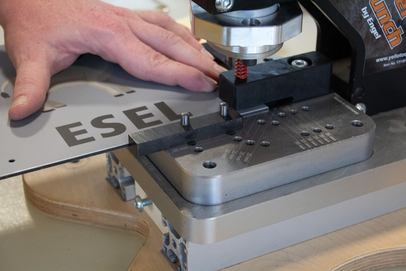 Yellotools PowerPunch Hole application picture