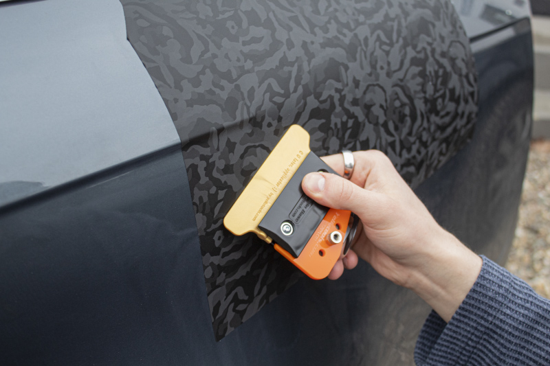 Yellotools YelloLip Cutter application 1 - cutting