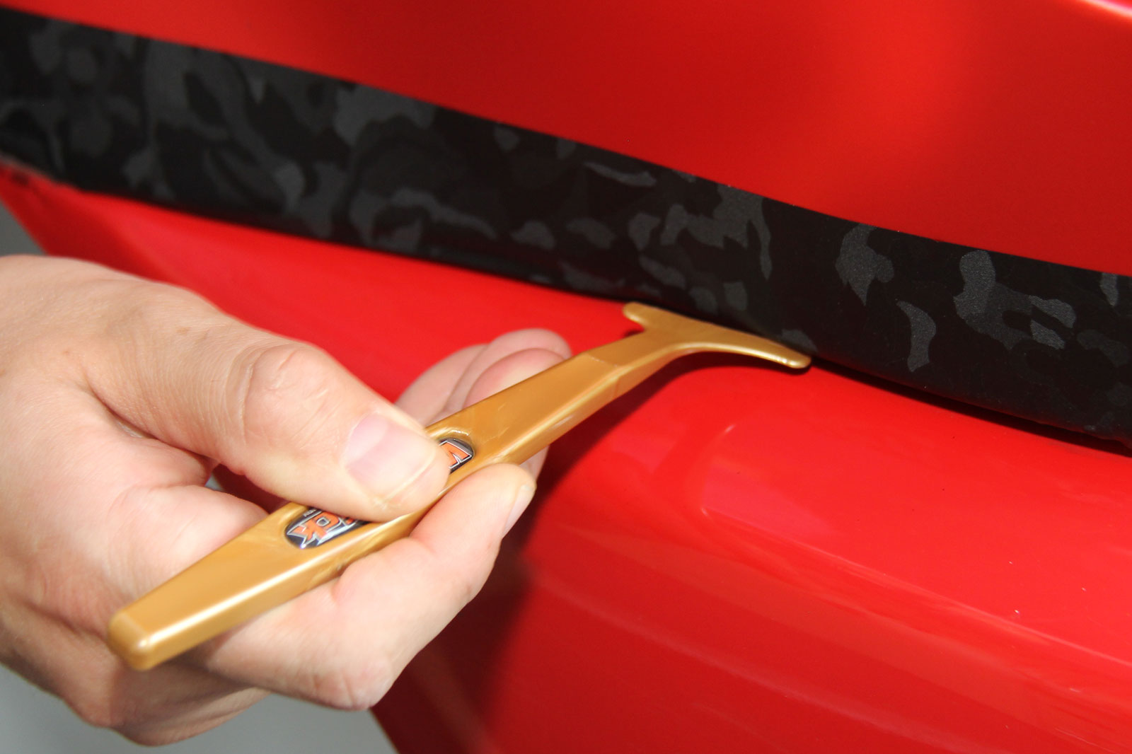 Yellotools WrapStick Flex Gold squeegee pen