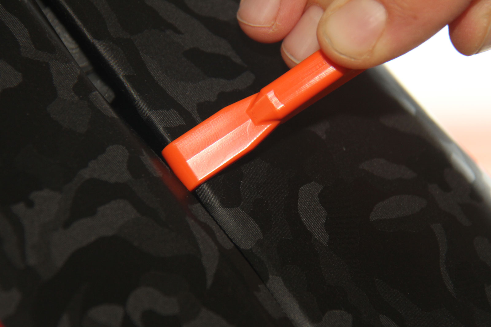 Yellotools WrapStick Eco HangLoose | Pen squeegee with hooks