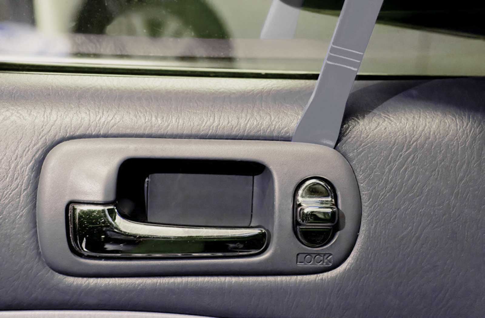 Yellotools StrikerSet | Entfernung eines Türgriffs