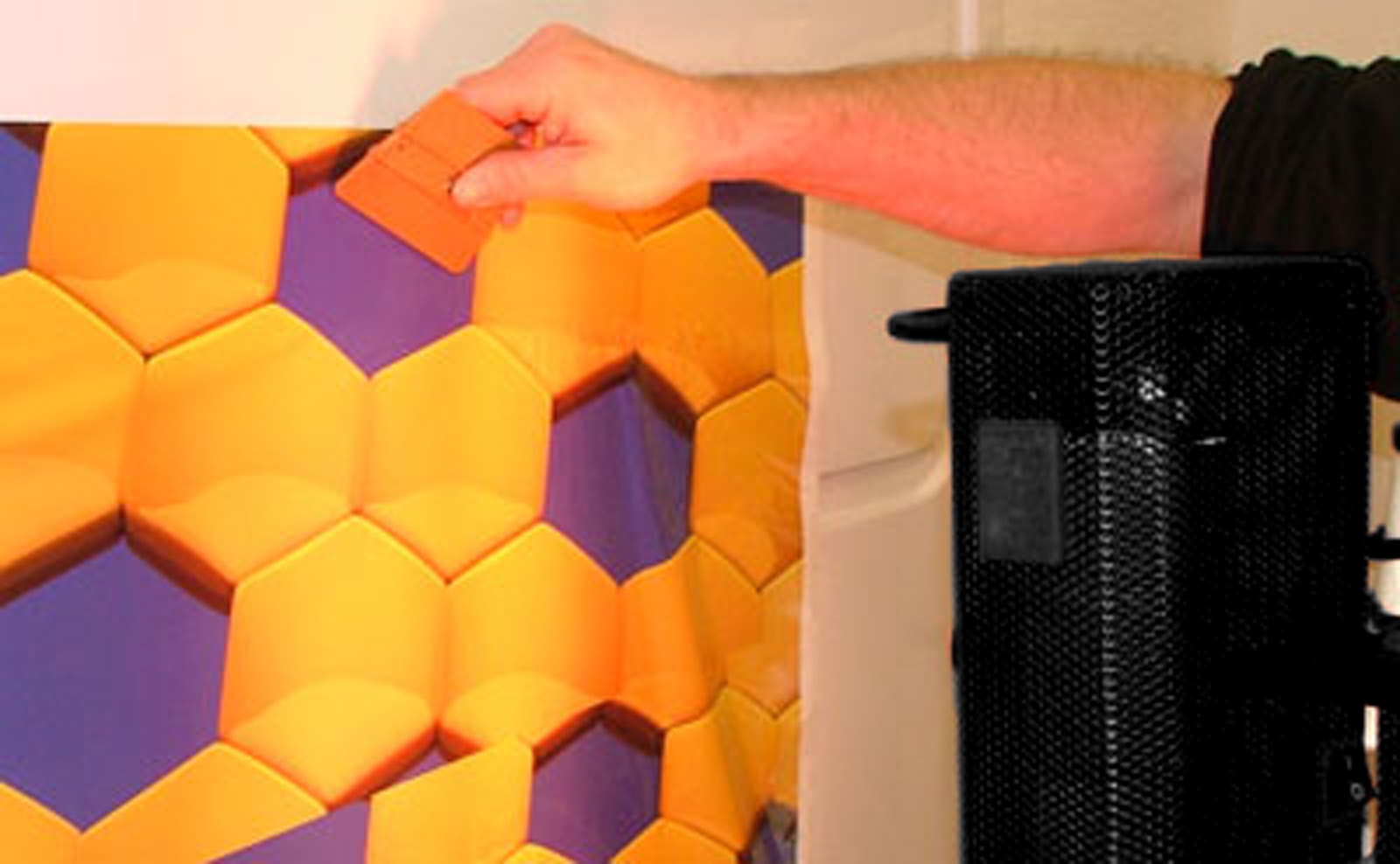 Yellotools WrapSun Power during vinyl film application