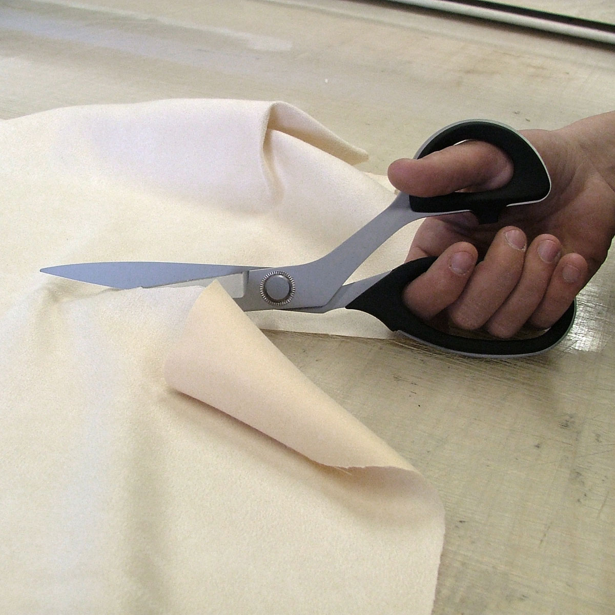 YelloShear Pro | Extra sharp professional scissors