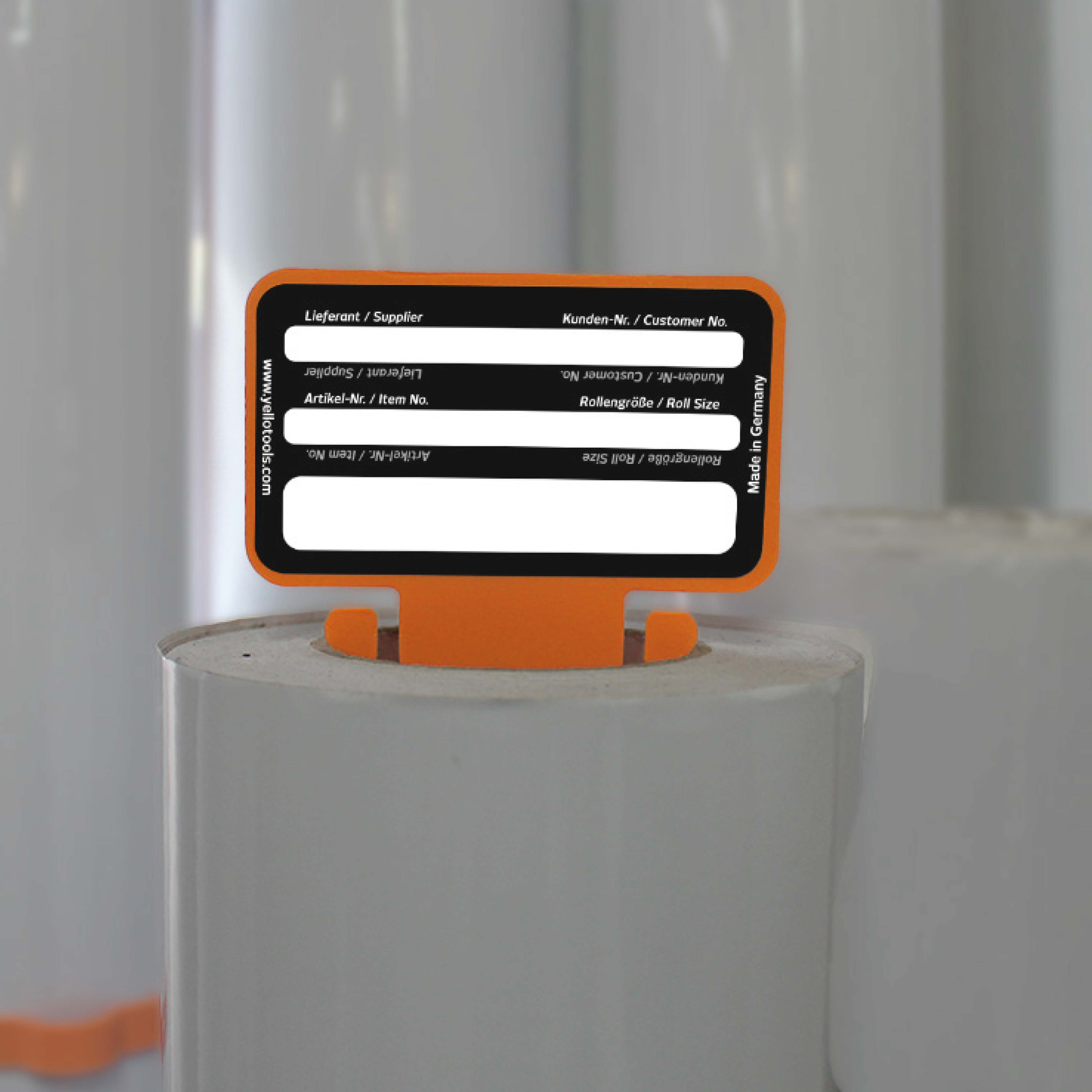MediaCards 3" Beschriftungskarte in Folienkern gesteckt – Rückseite mit Feldern für Lager- und Artikelinformationen