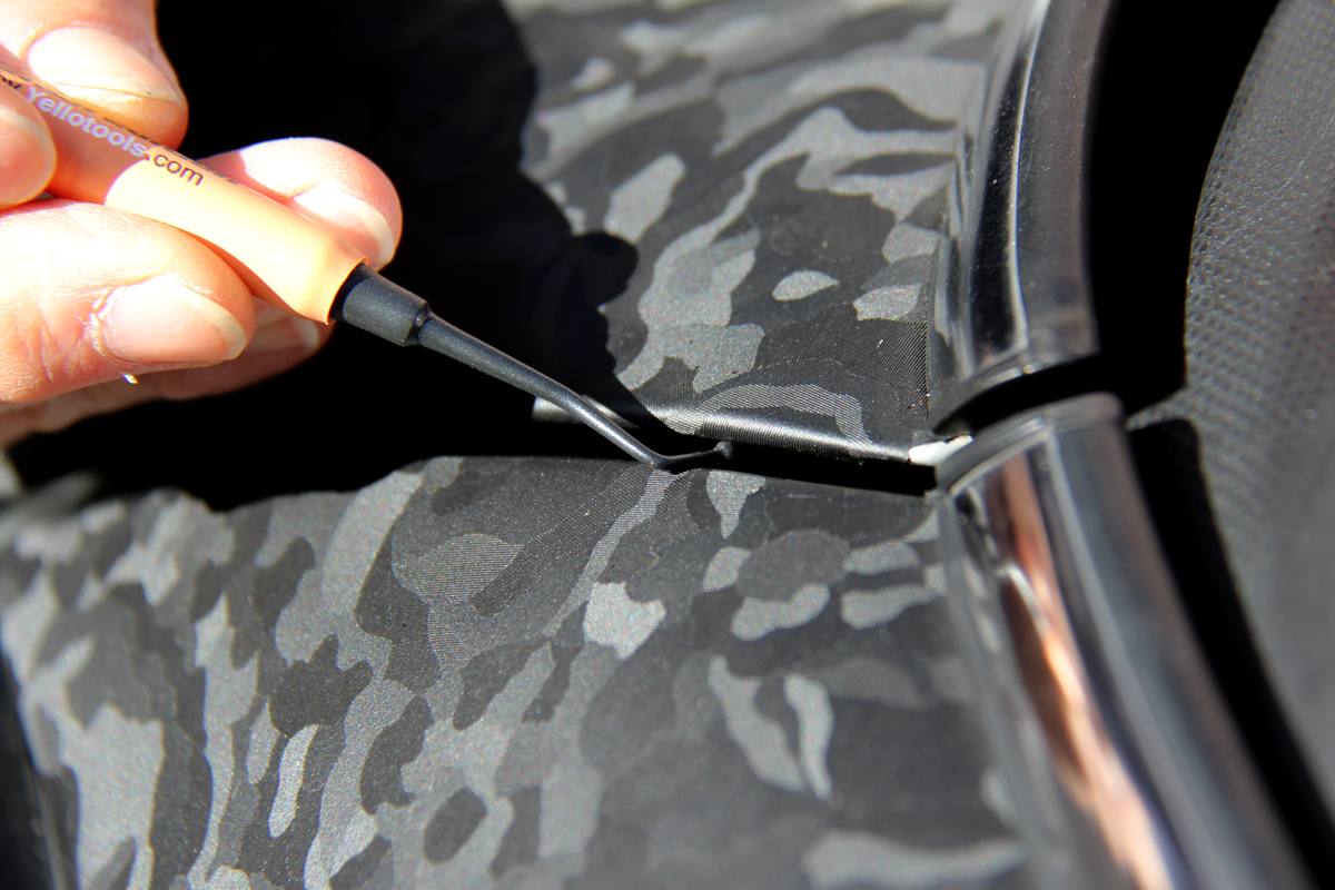 Folie andrücken mit Yellotools LacyTip Teflon