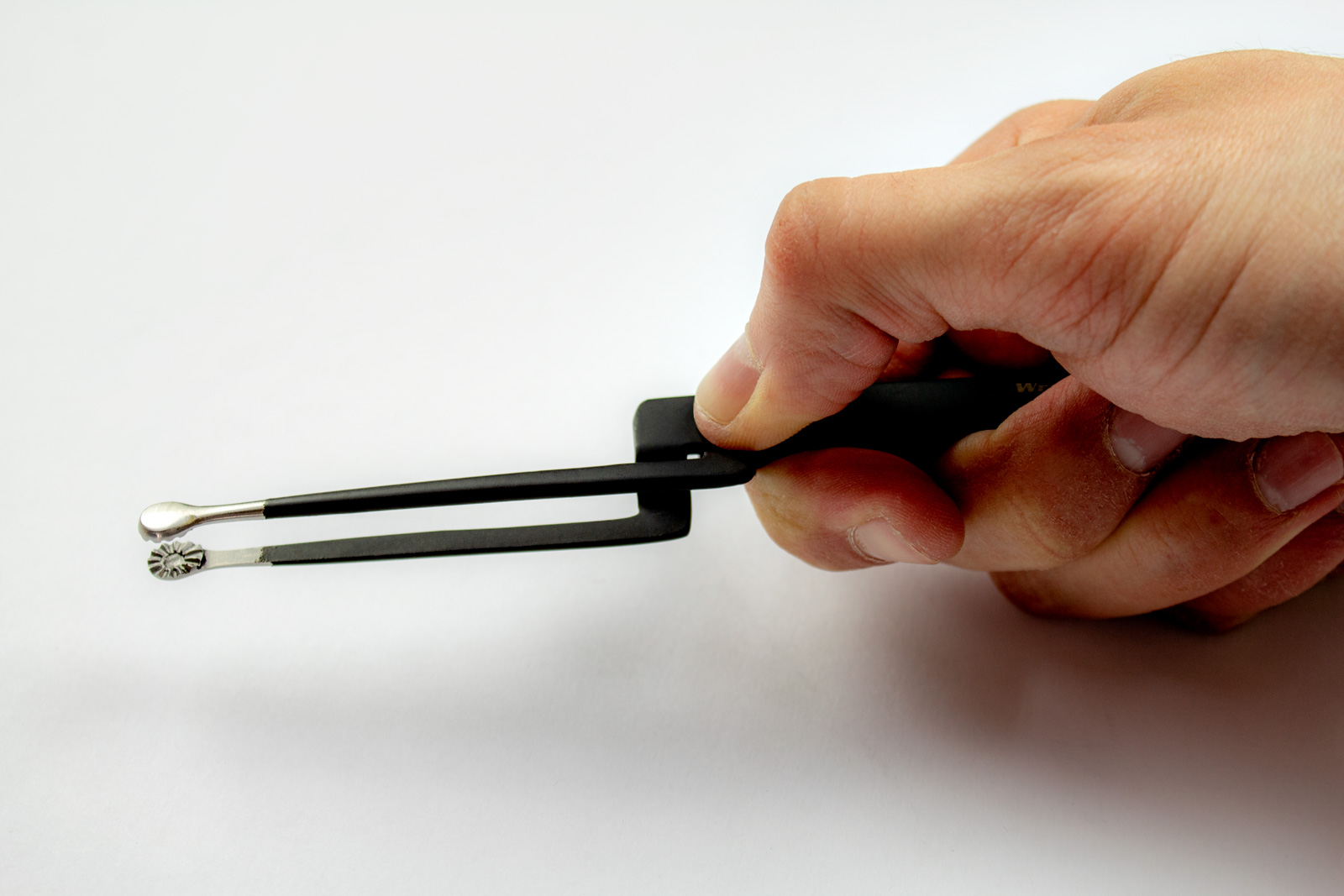 Auto-Arretierung des WrapTweezer AutoLock