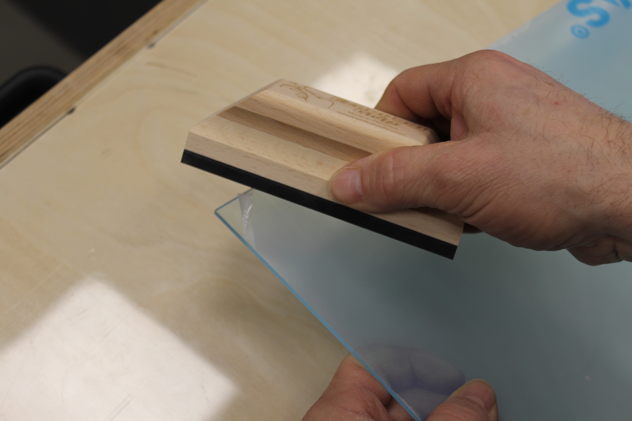 EzeePeel Grip | Removing protective vinyl | Application 2