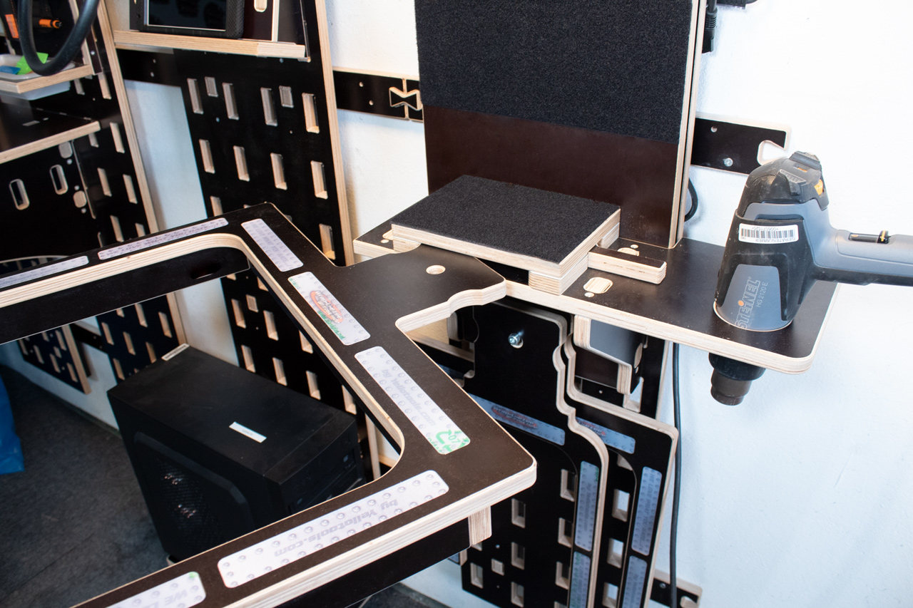 Yellotools YelloPEG Ezee Slide-In example image