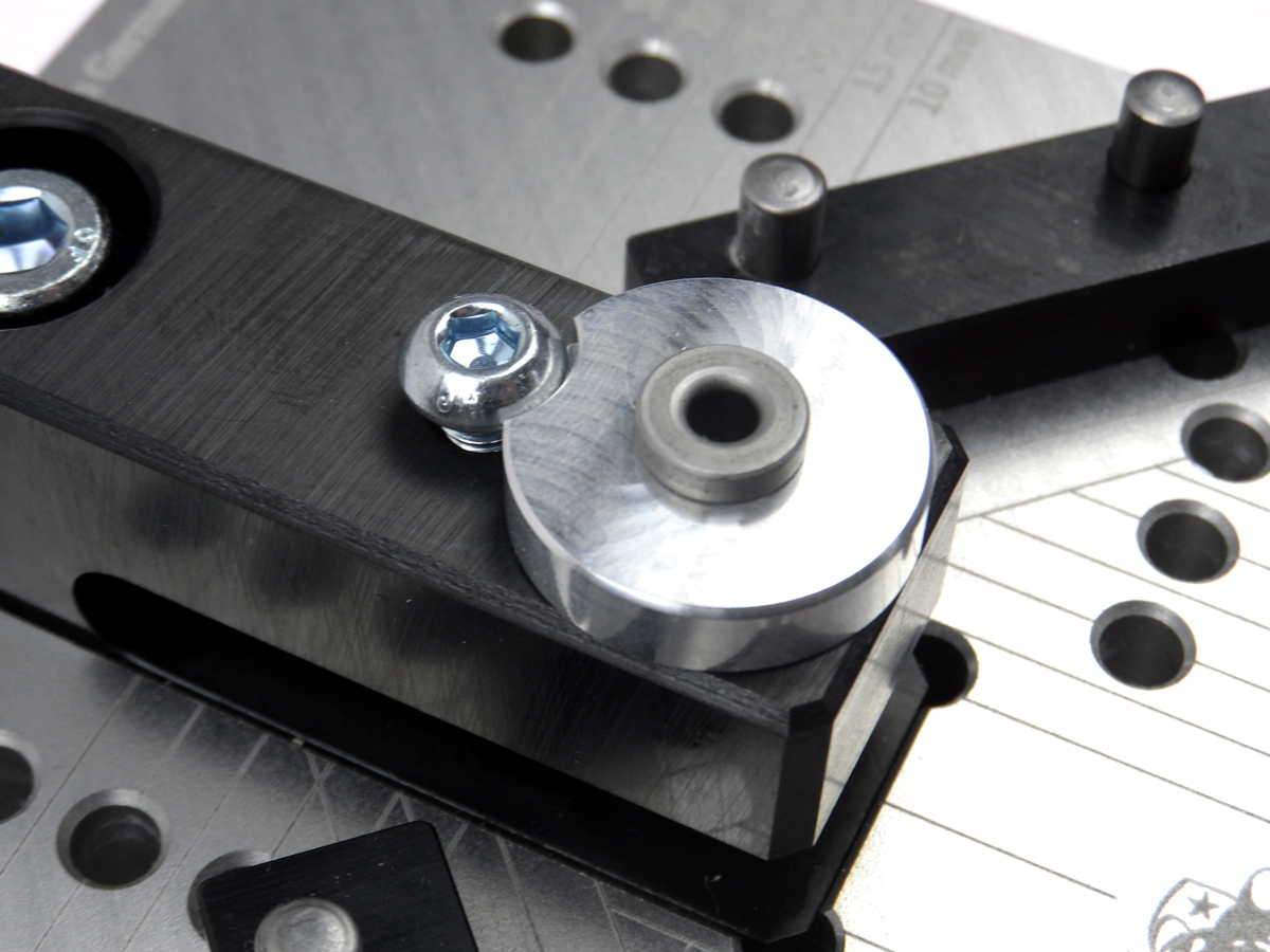 Yellotools EasyDrill Mini Bohrlochbuchse mit Trägerplatte