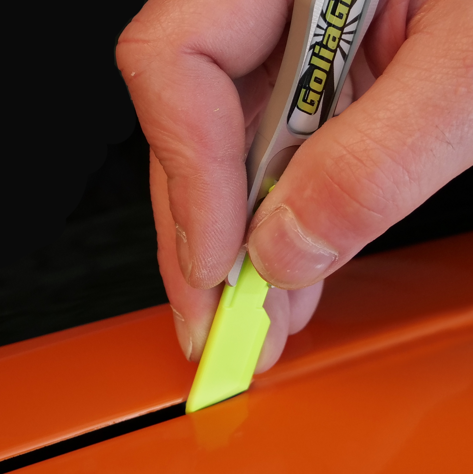goliagrip-schneidemesser-mit-kunstoffklingen-aktion-01-werbetechnik-signmakers-yellotools