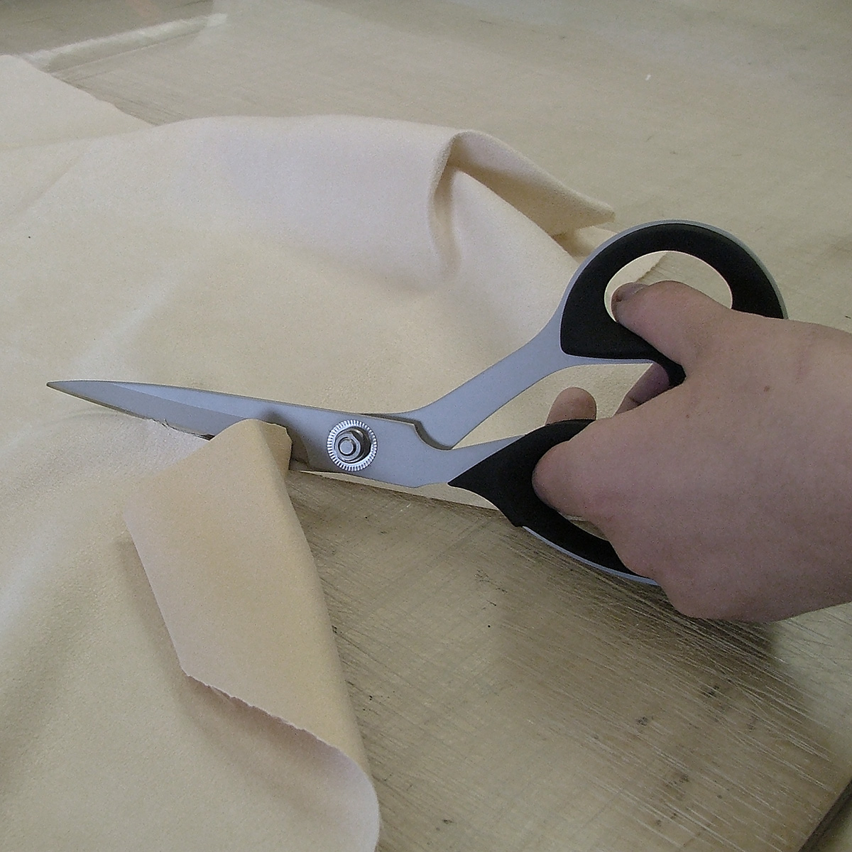 YelloShear Pro | Extra sharp professional scissors