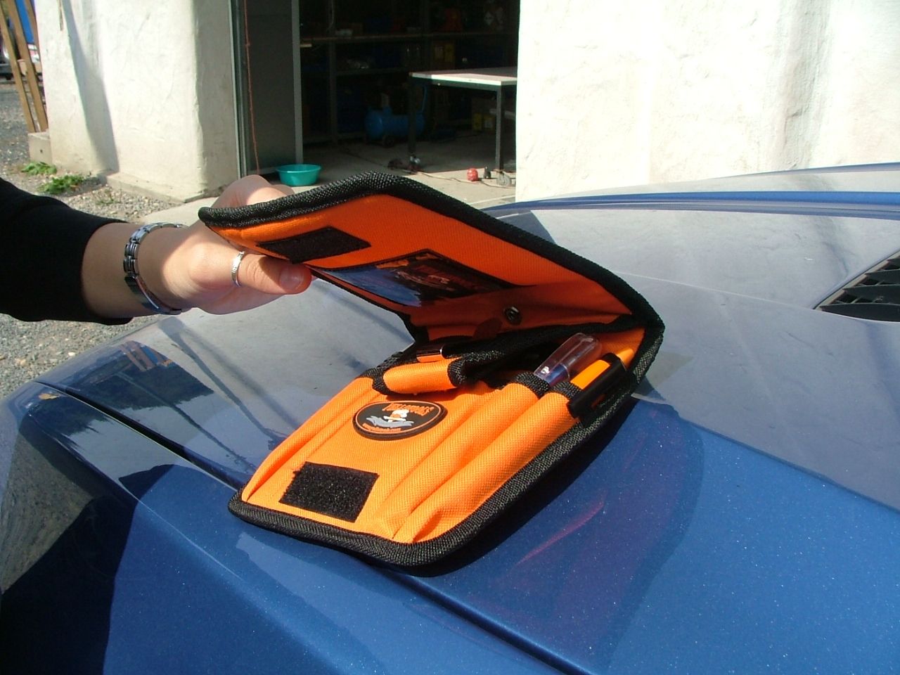 Yellotools YelloBelt ProWrap Orange wird geöffnet