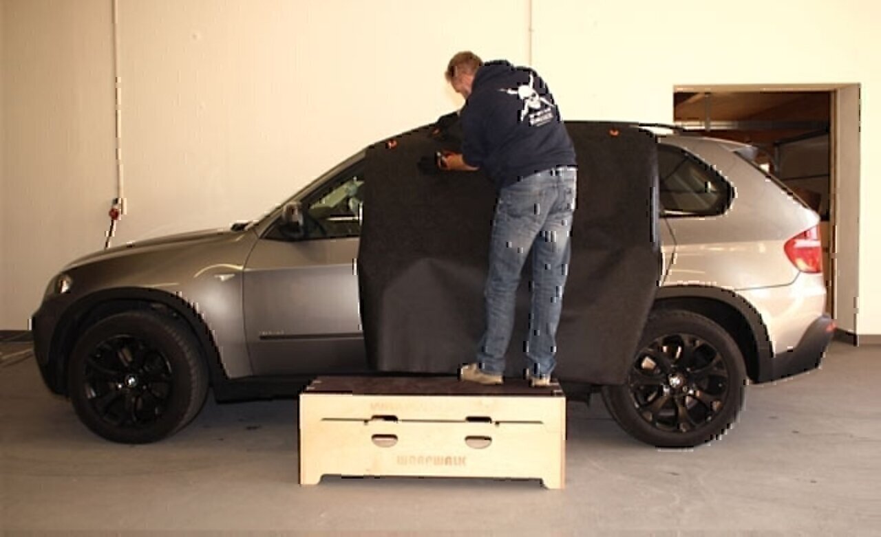 Yellotools WrapWalk car wrapping platform system | application example 1