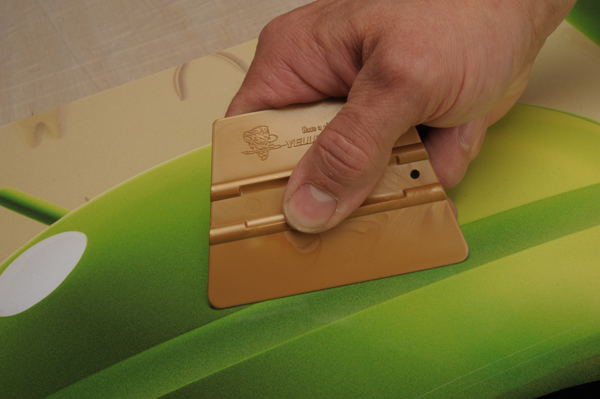 Yellotools ProWrap Gold Kunststoffrakel in Aktion